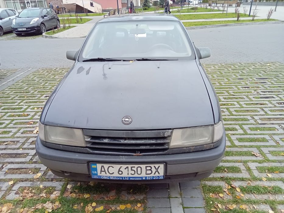 Продається Opel Vectra 1.6 бензин