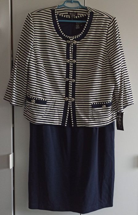 Продам новий комплект плаття з піджаком, розмір десь 54-56.