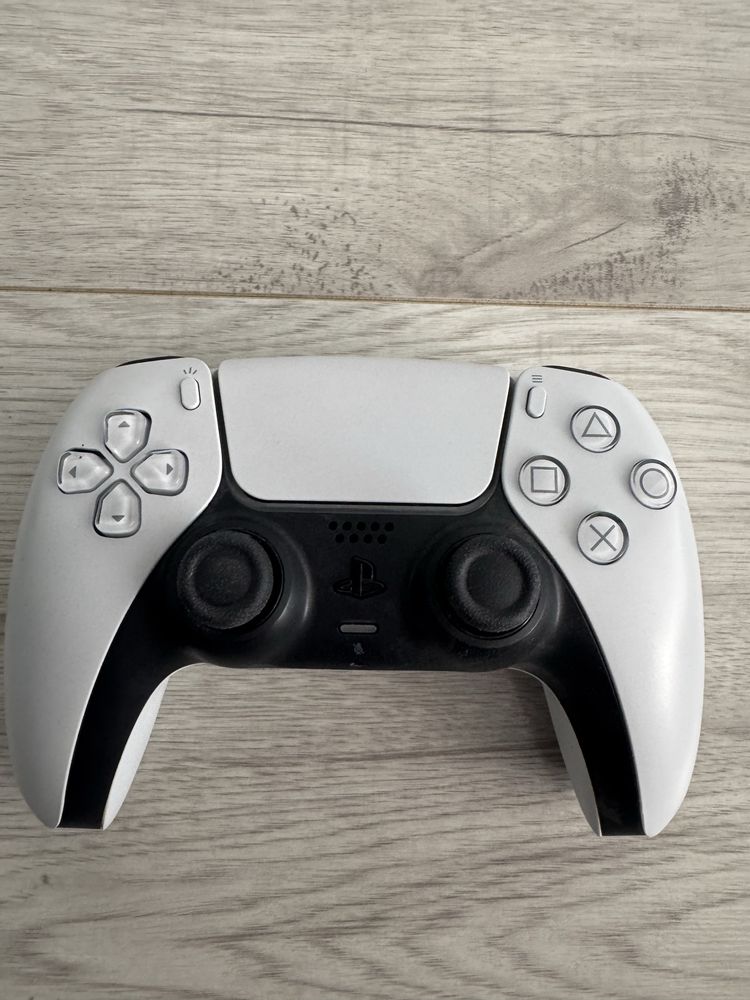 Ps5 slim 1 TB z napędem + gry
