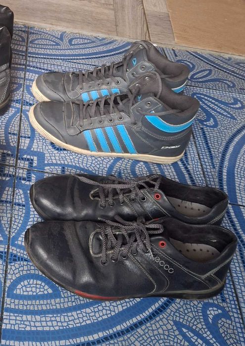 2 пари чоловічого взуття Б/в 42 і 43 розміру. Ціна за 1 пару