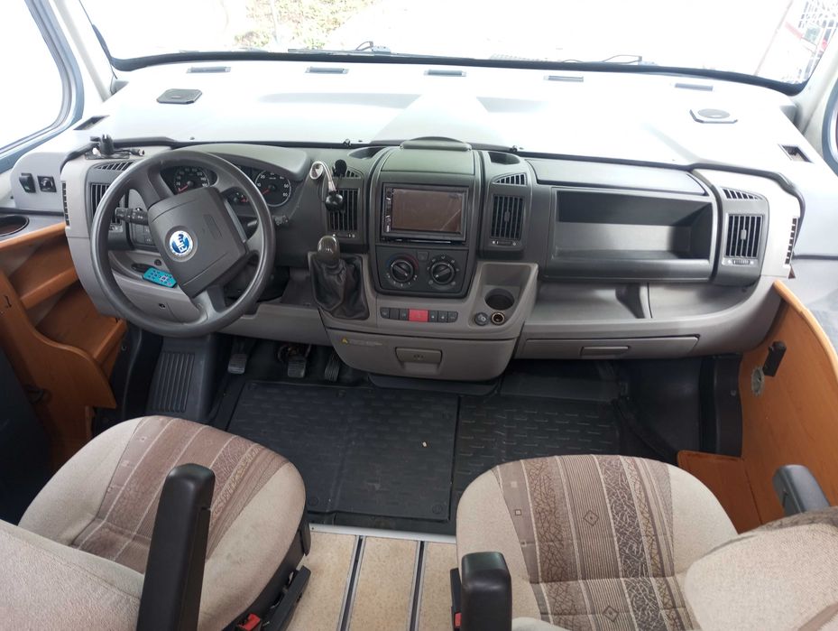 Autocaravana frankia salão extra grande +AC