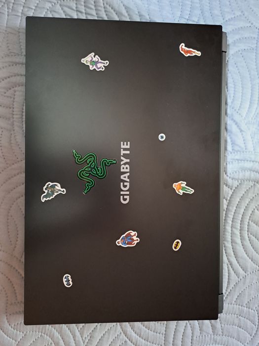 Portátil gaming Gigabyte G7