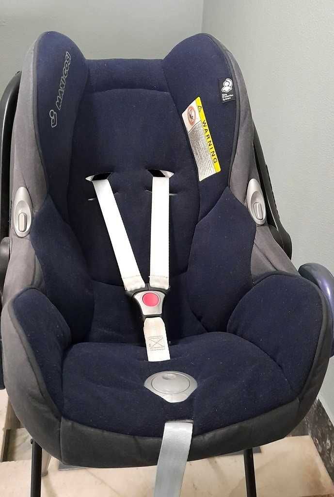 Cadeira Auto 'Maxi-Cosi'