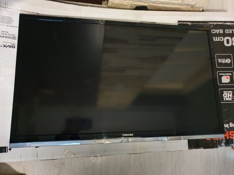 Telewizor toshiba 32 cale model 32RL933