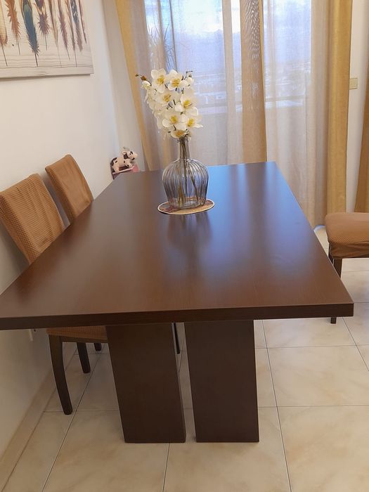 Mesa e Cadeiras de sala de jantar