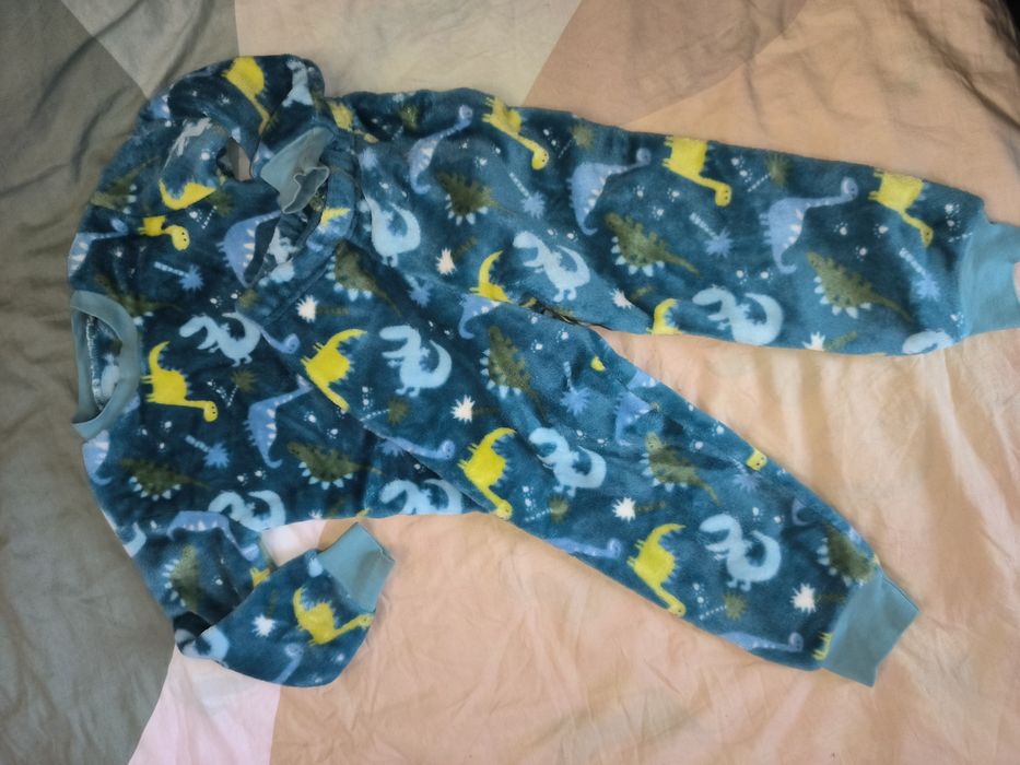 Дитяча піжама та комбенізони