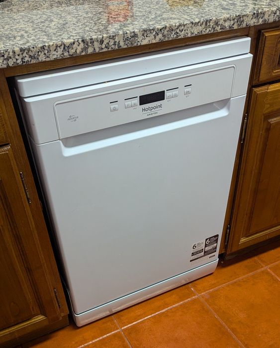 Máquina de Lavar Loiça HOTPOINT HFC 3C26