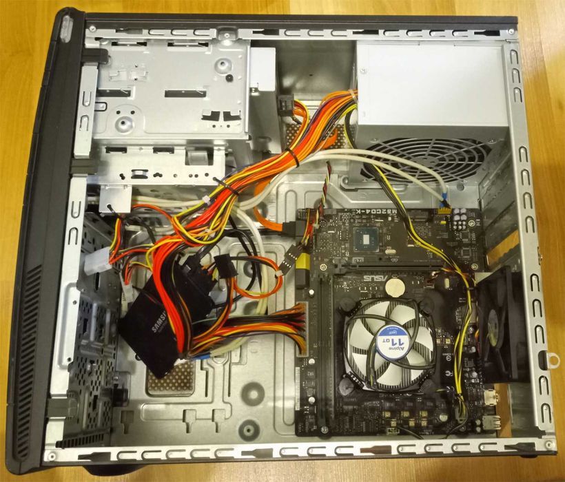 Komputer Intel i5-7400, 8GB RAM DDR4, 250 GB SSD, Win 11.