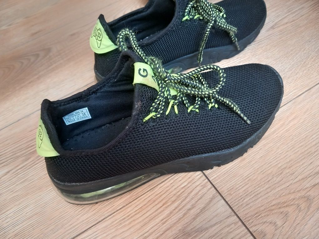 Buty sportowe  lekkie 38
