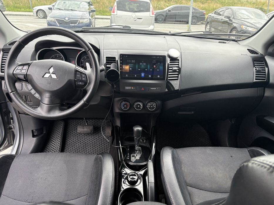 Mitsubishi outlender xl 2011 2.4 бензин, варіатор (автомат)