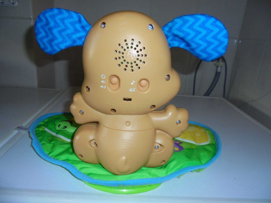 brinquedo para criança com som e luz bonito