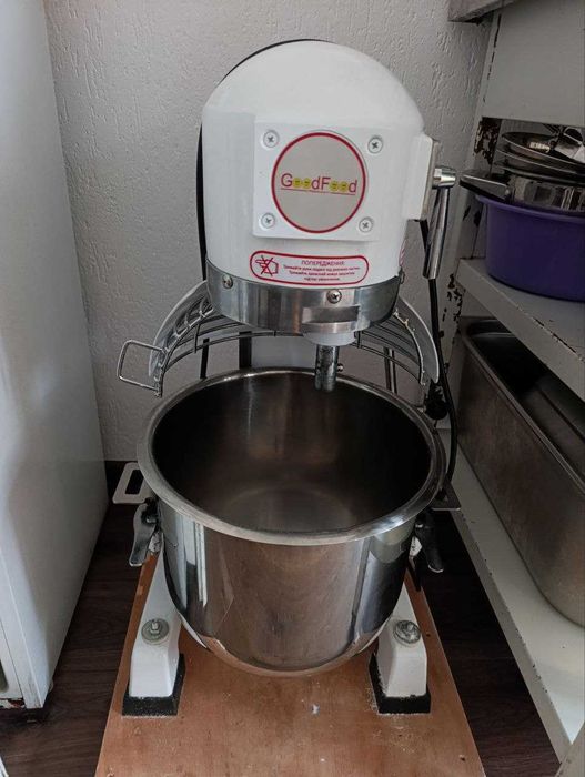 тістоміс, планетарний міксер