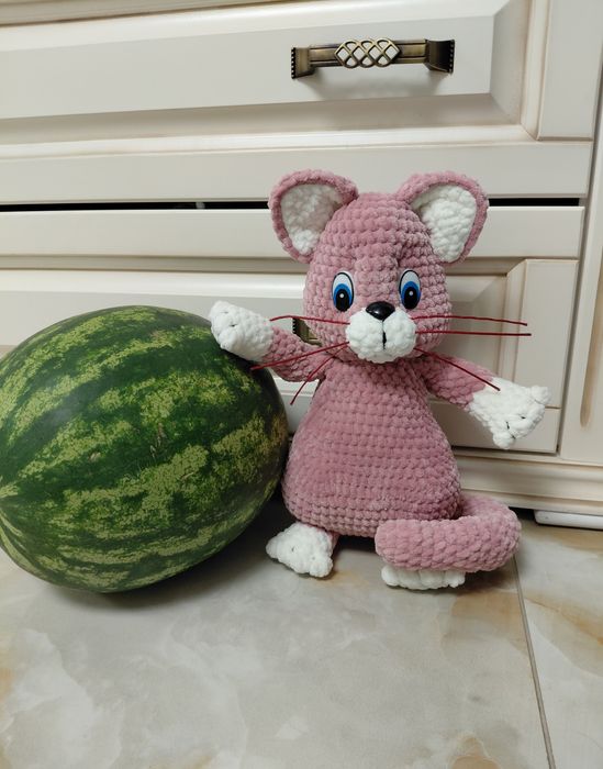 Котик плюшевий амігурумі