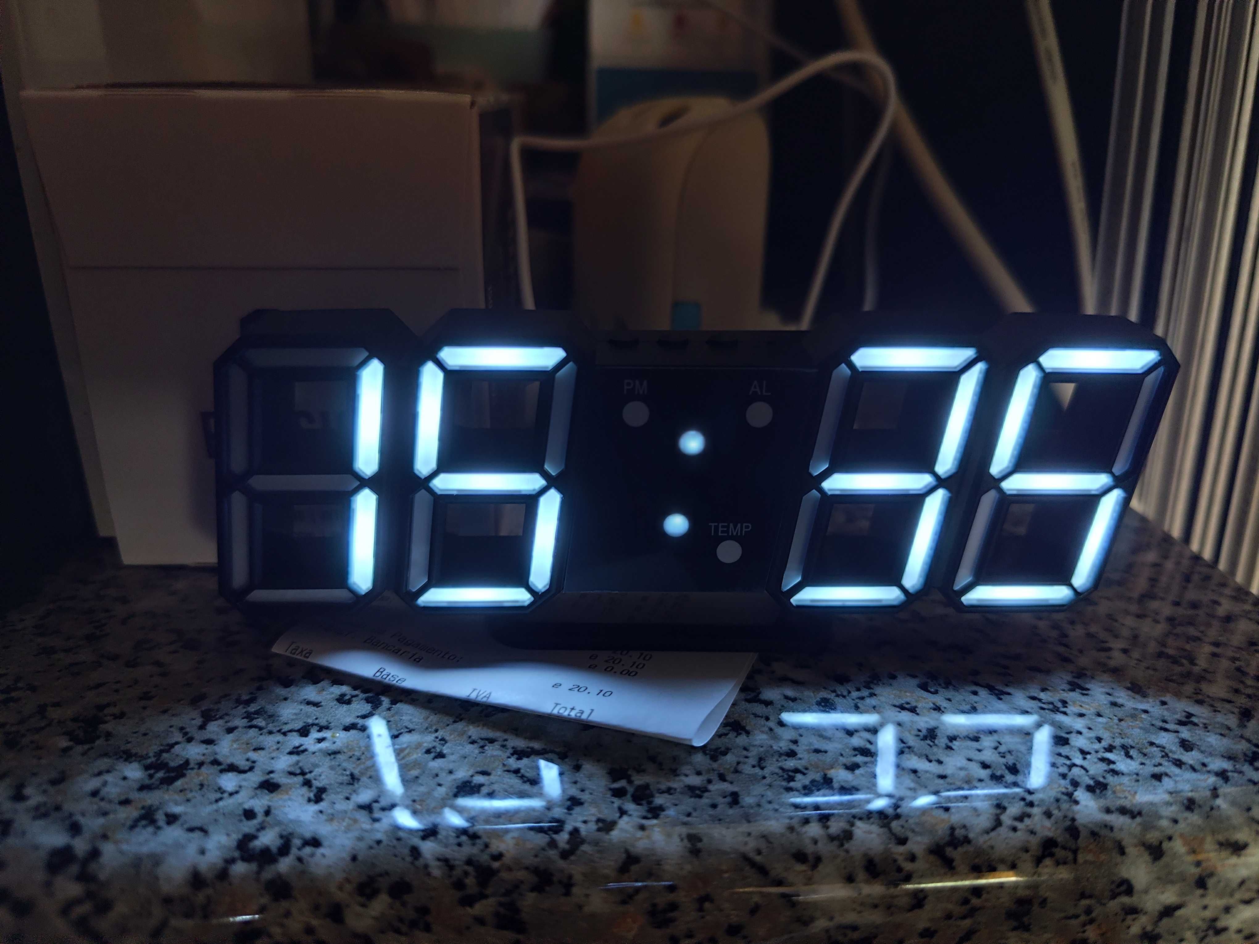 Relógio led digital de mesa etc