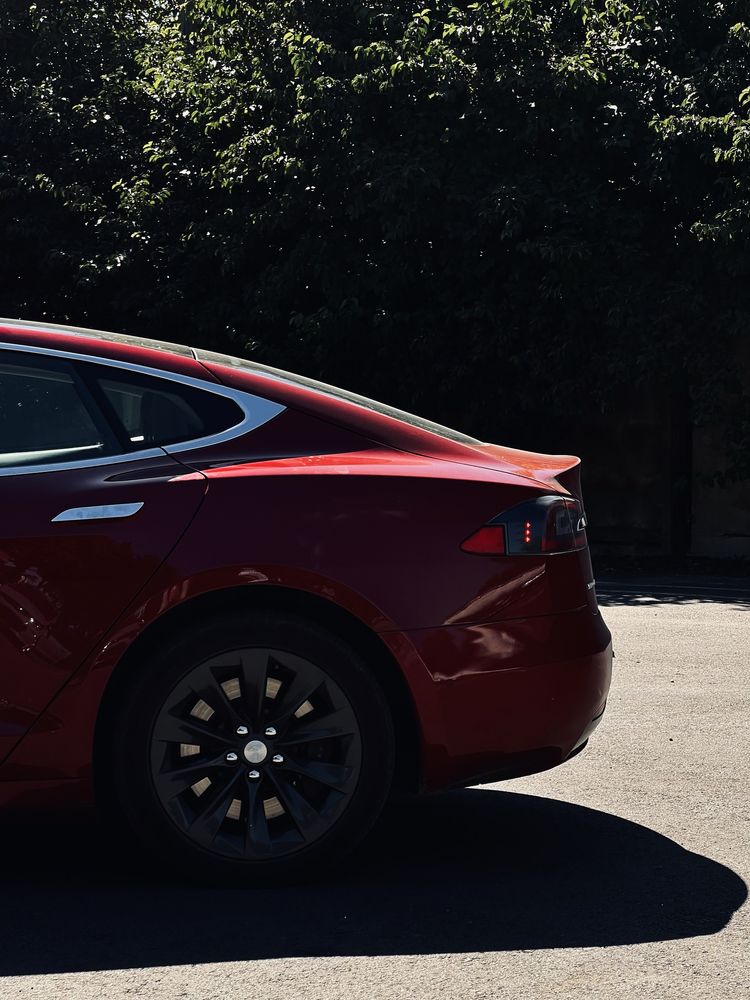 Tesla model s  2017