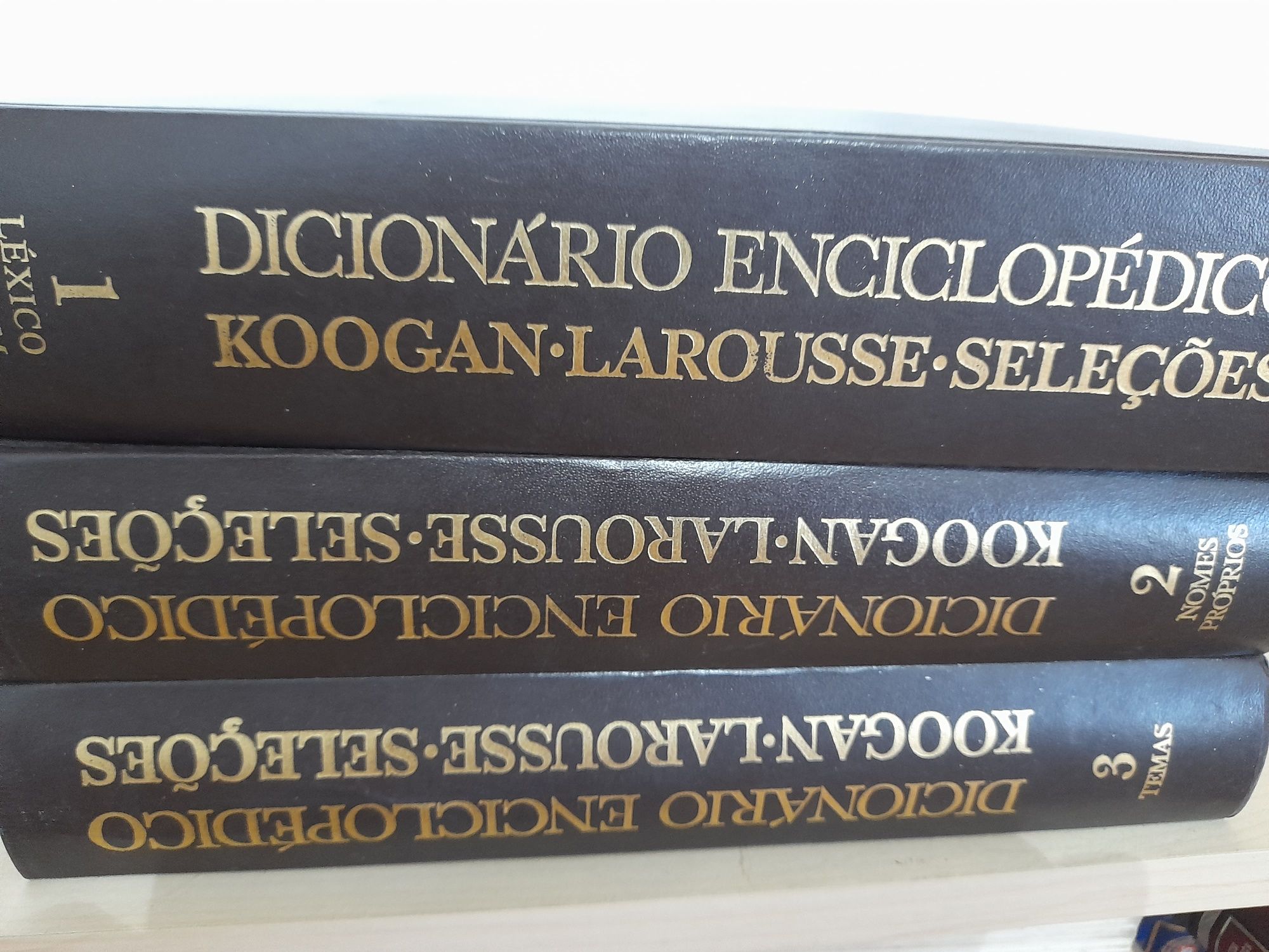Enciclopedias/ dicionários