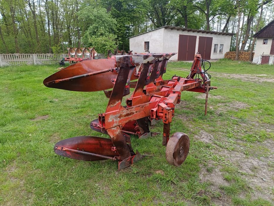 Pług obrotowy 4 skibowy , Naud