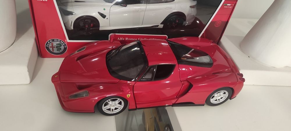 1/18 Ferrari Enzo hot wheels carro coleção miniatura