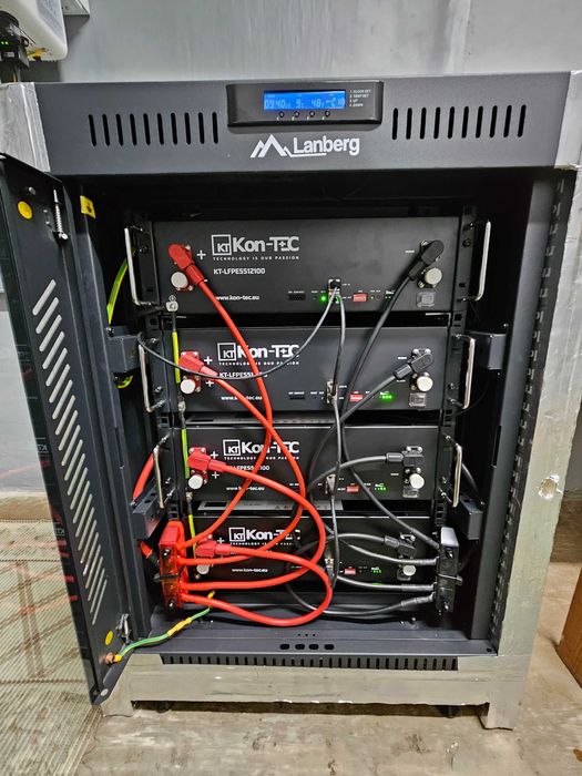 Szafa rack stojąca 15U 600X600 pod magazyny KonTEC + kable + busbar