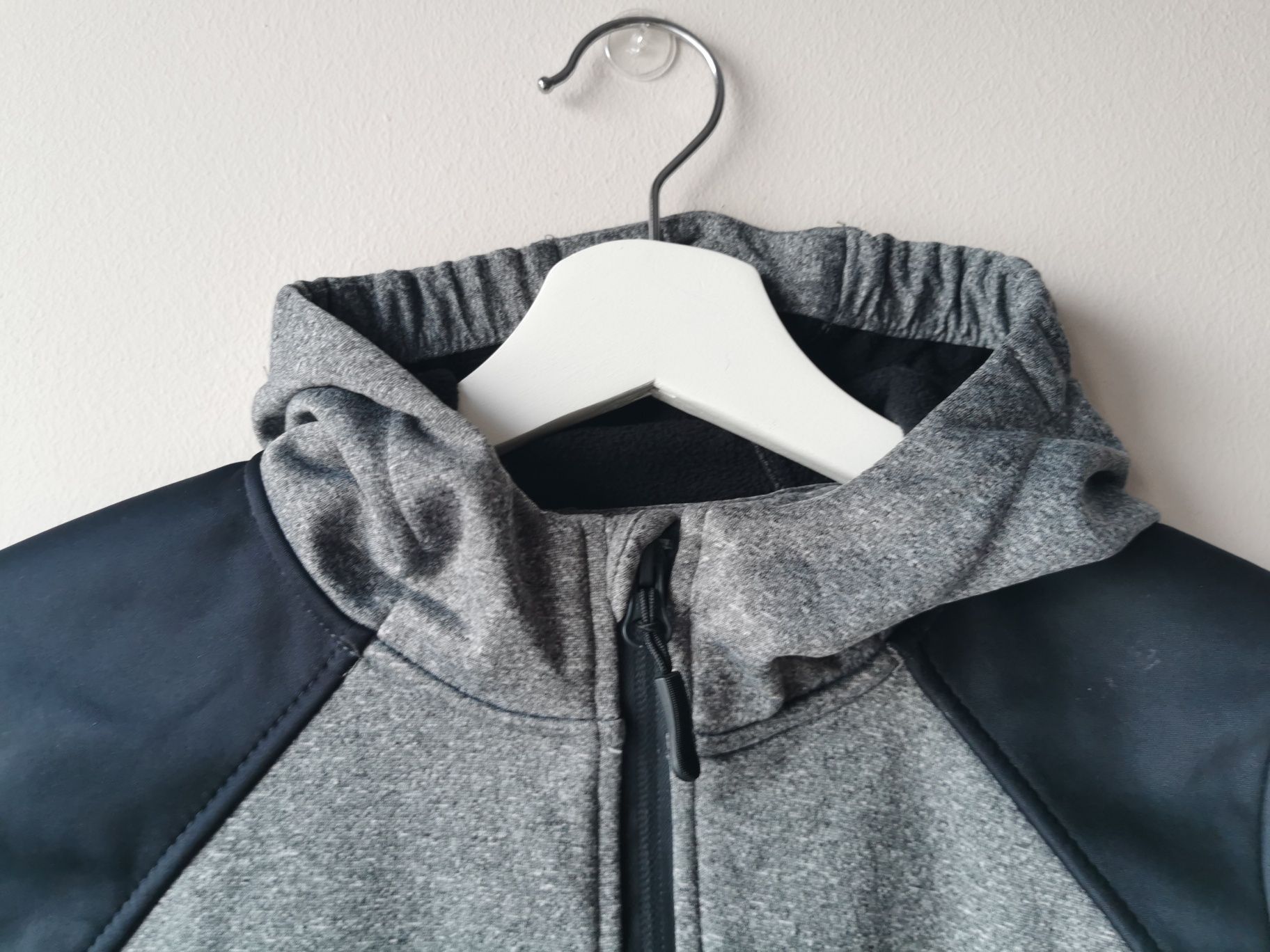 Kurtka Softshell z kapturem
