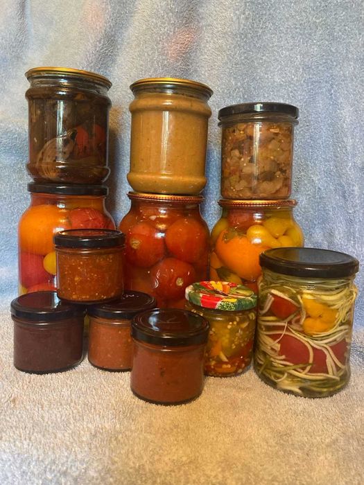 Смачні готові страви, тушенка, консервація, сок, заправки для супів.