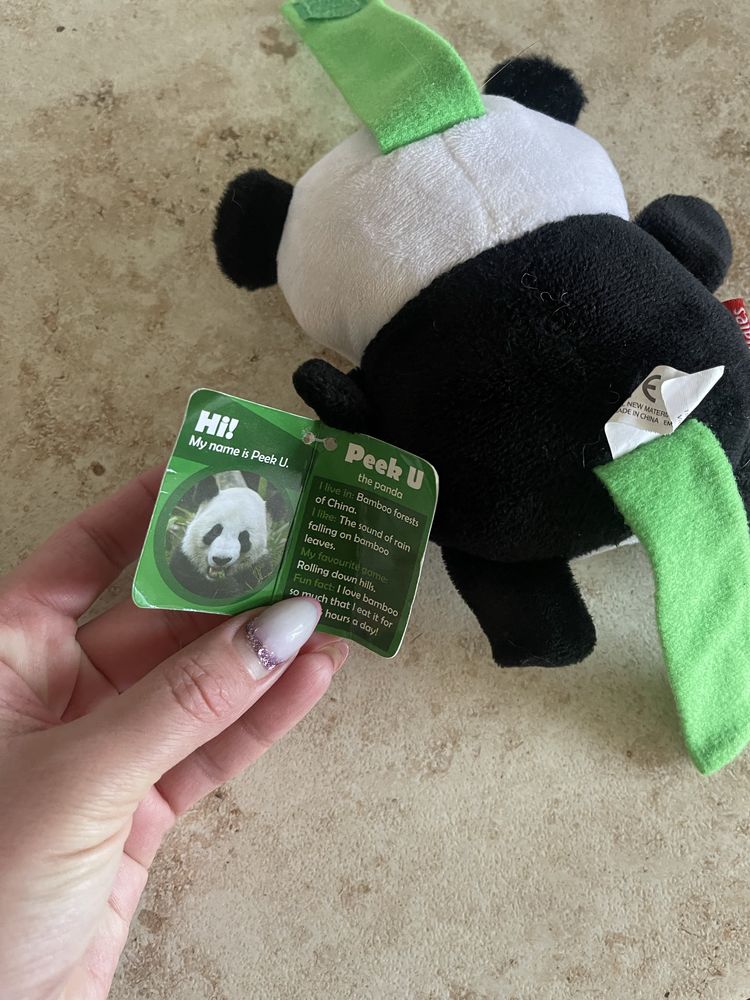 Мʼяка іграшка панда