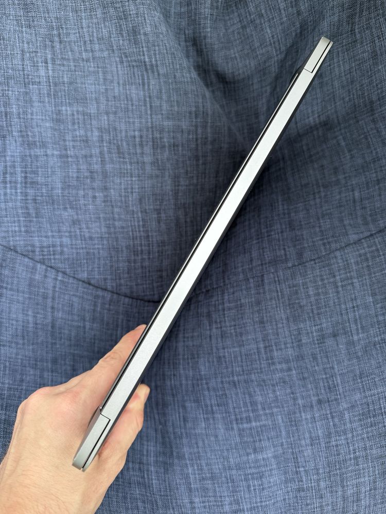 Macbook pro 13 2019 i5 1.4-3.2/ 8GB / 128gb/ 93% АКБ / Touch Bar