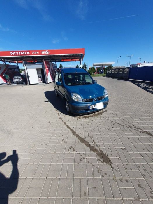 Renault Kangoo diesel osobowy hak 4,5l/100km klima drzwi z tyłu