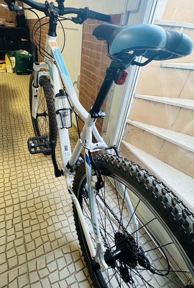Bicicleta de mukher “Kross”