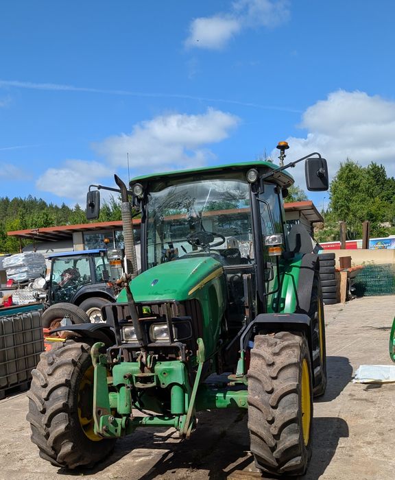 Ciągnik John Deere 5720