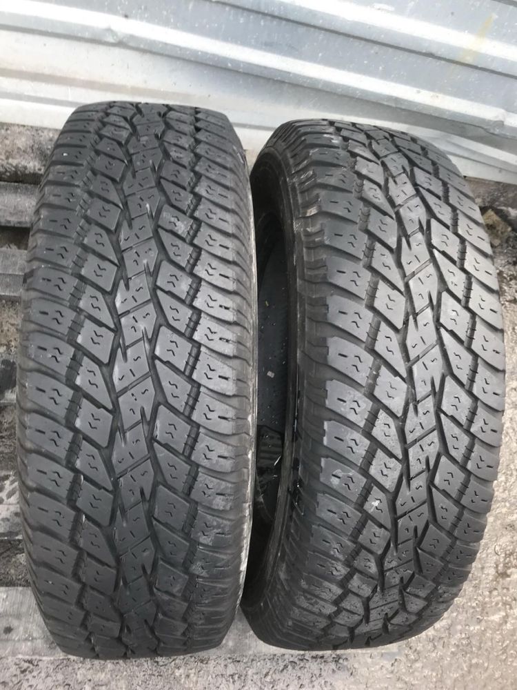 Toyo 215/70r16 пара резина шини б/у склад ооигінал болото