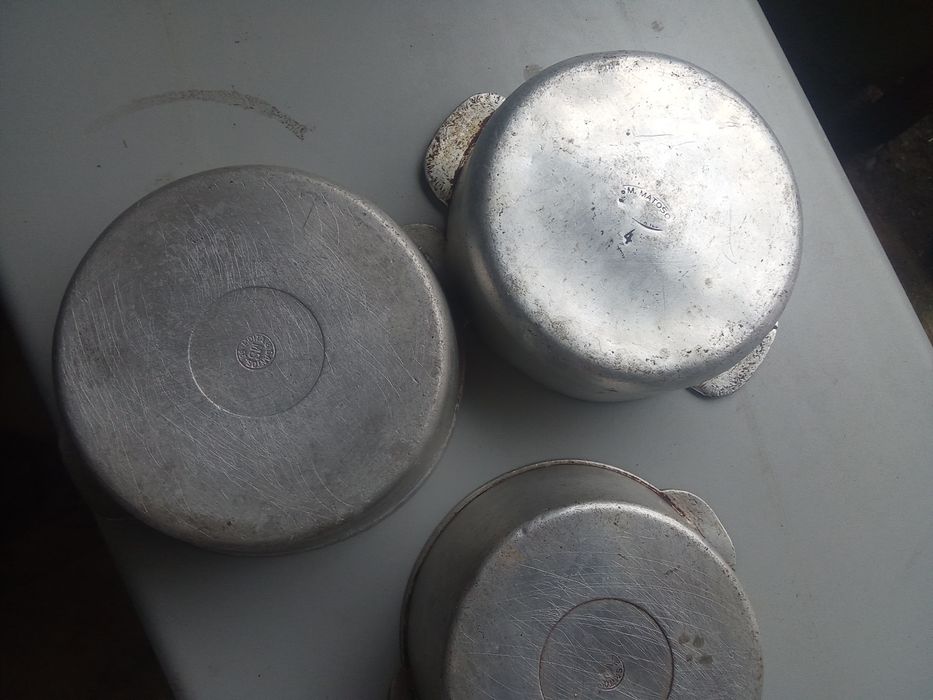 Três frigideiras para gambas á lá guilho ou bitoque