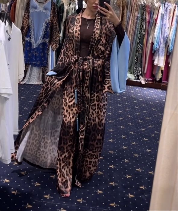 Костюм шелковый леопардовый с кисточками