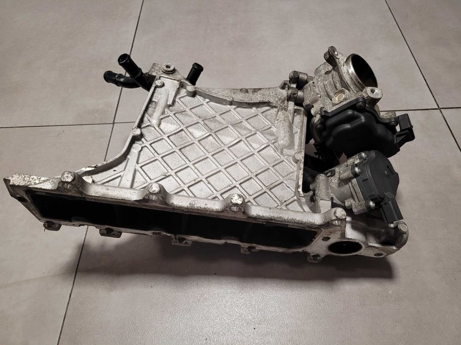Kolektor ssący z przepustnicą przewody 1.6 TDI RAPID CXM 04L.129.766AQ