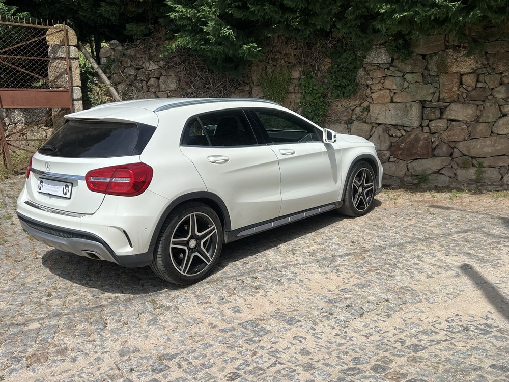 Mercedes benz gla 200