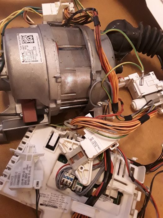 Części do pralki Electrolux EWS11252NDU
Pralka używana 4 lata 
Preferu