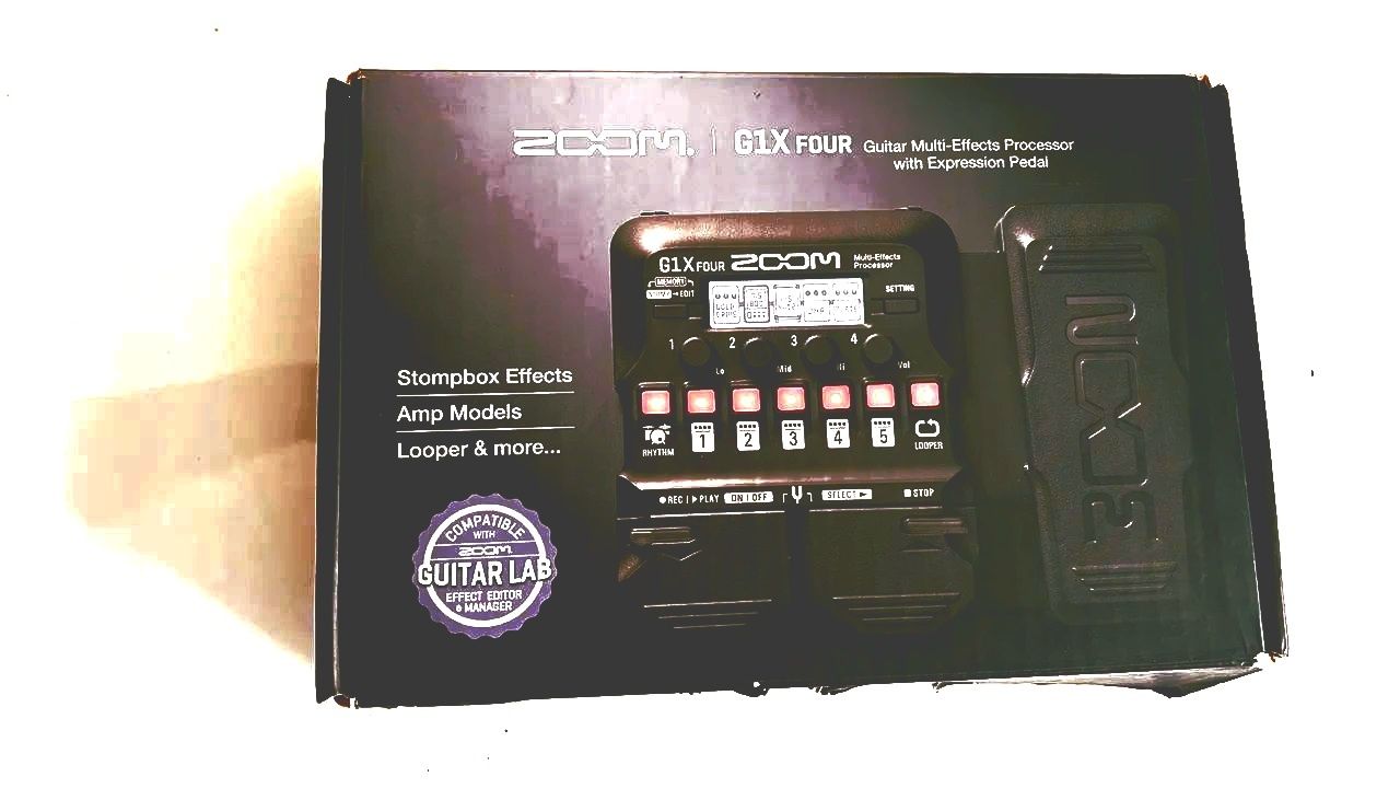 Pedaleira ZOOM G1X FOUR
