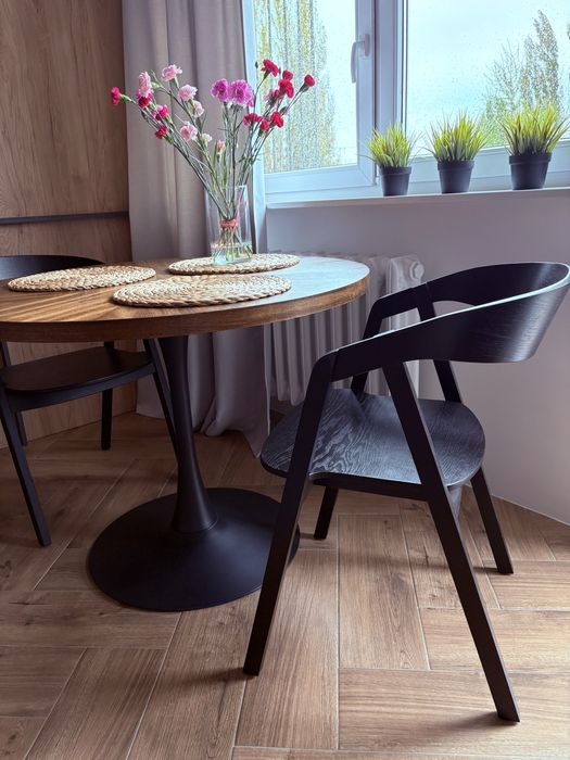 Krzesło drewniane FUTURA czarne Mextra