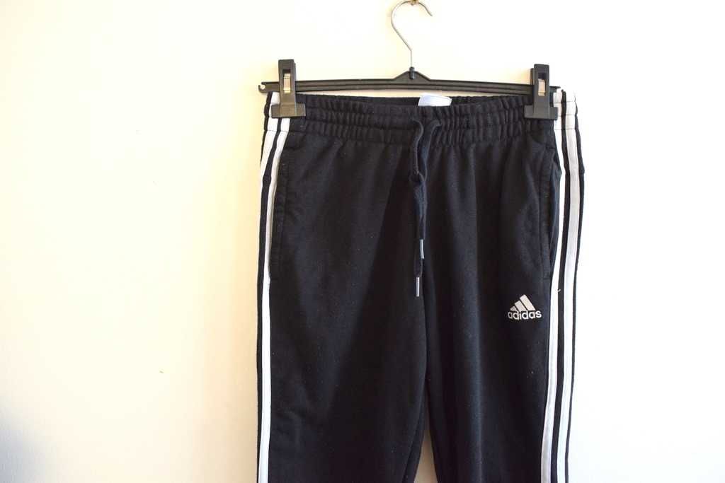 Adidas czarne spodnie treningowe dresowe z paskami s 34 / 36