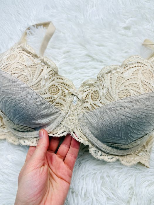Biustonosz usztywniany 75D beżowy Debenhams