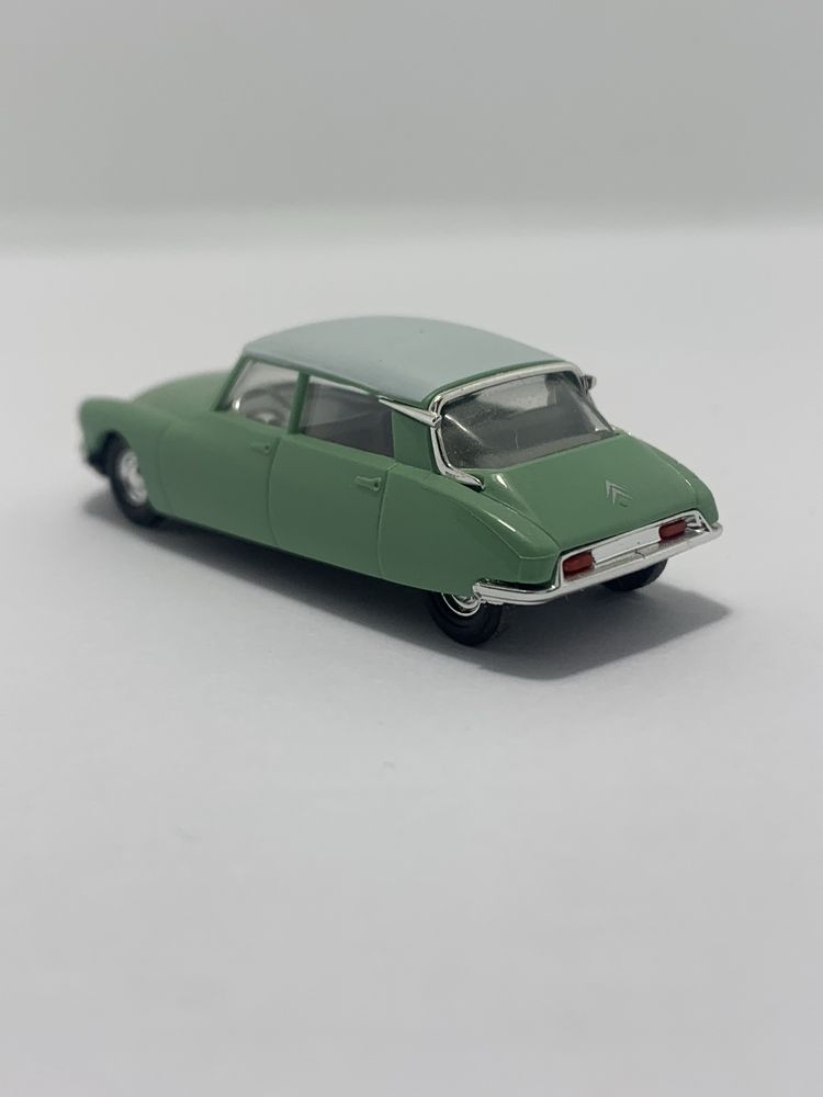 Citroen DS 19 da Busch escala 1/87 *