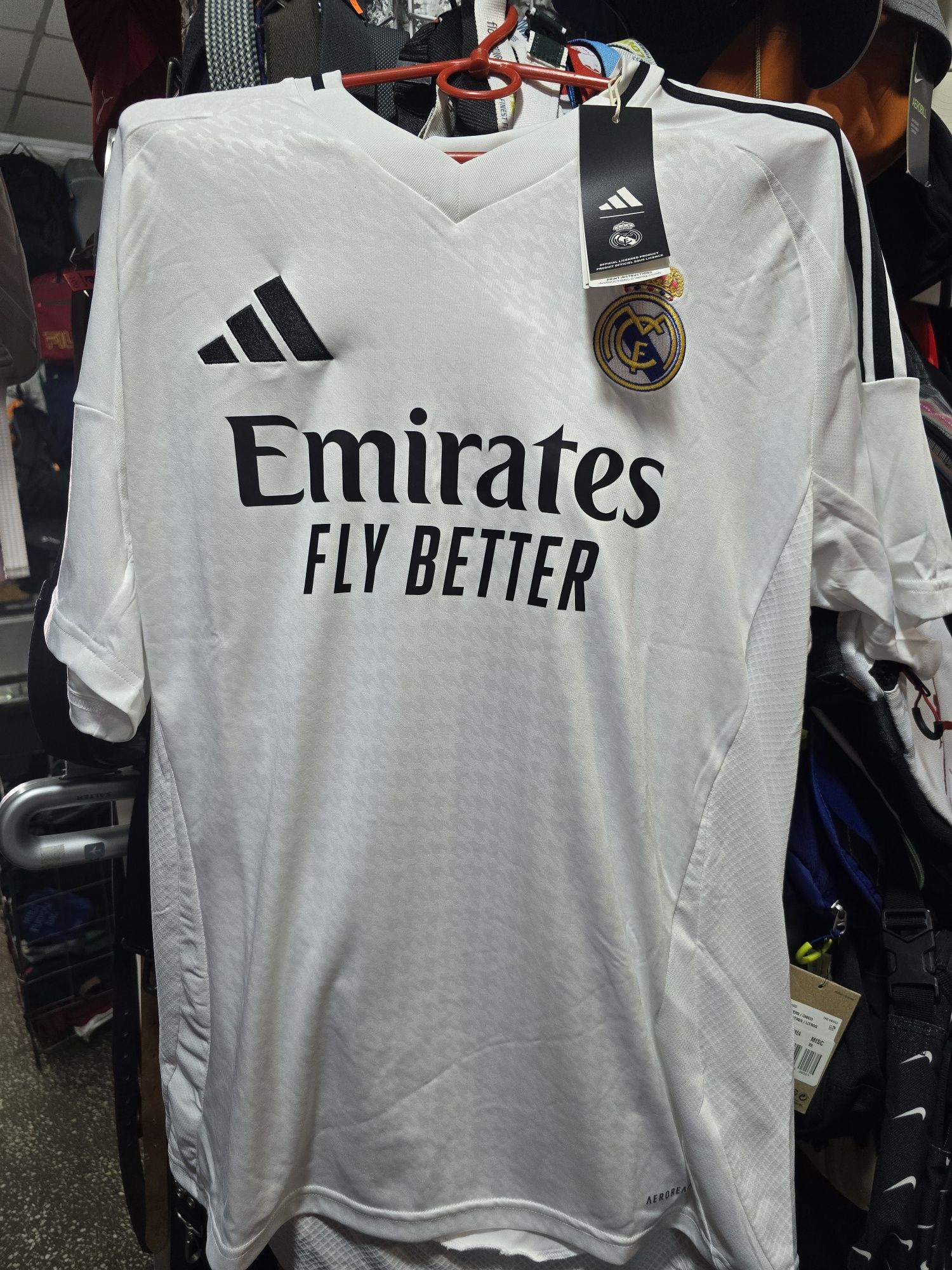 Чоловіча клубна футболка adidas Real Madrid 24/25 Home
Источник: https