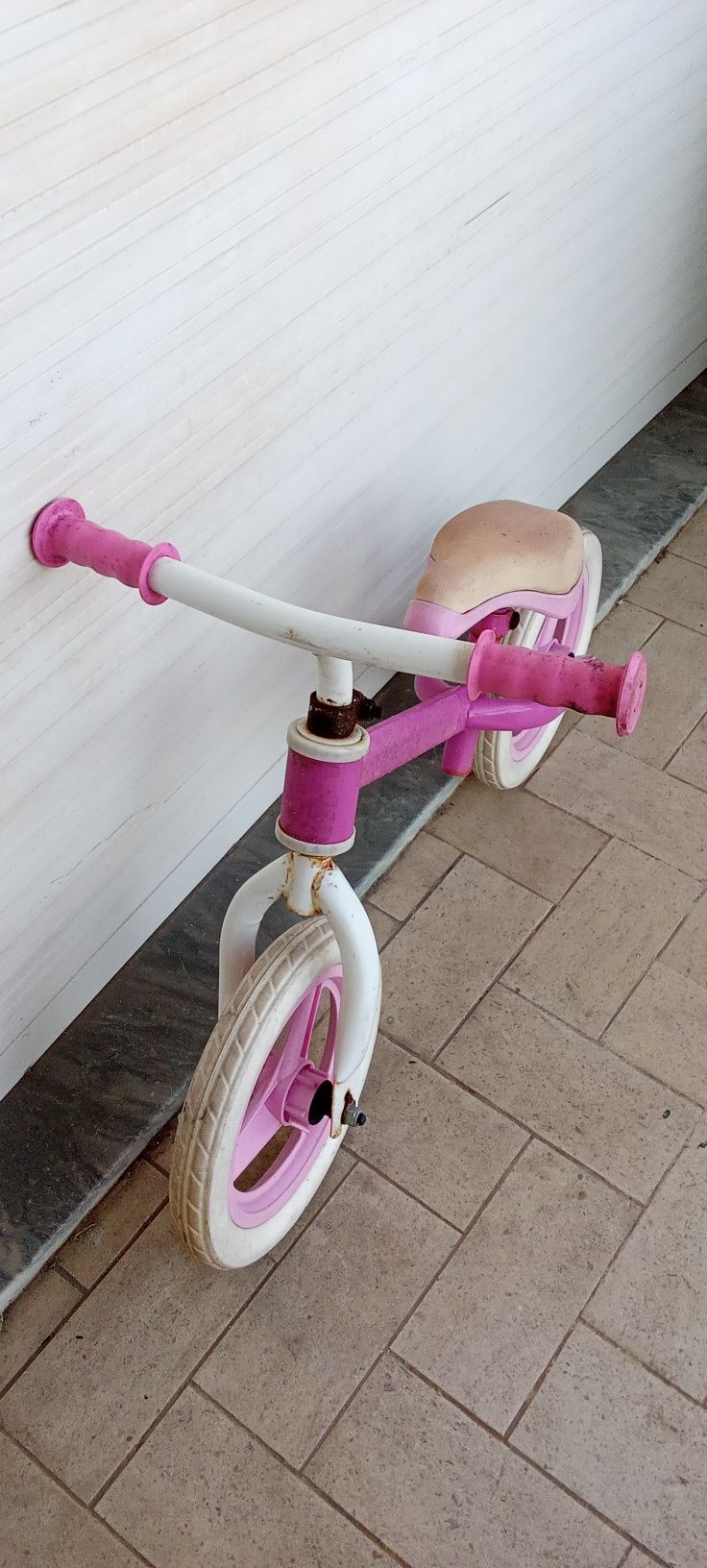 BICICLETA 16 com Pedais. Para Equilíbrio  Com 3 Fotos