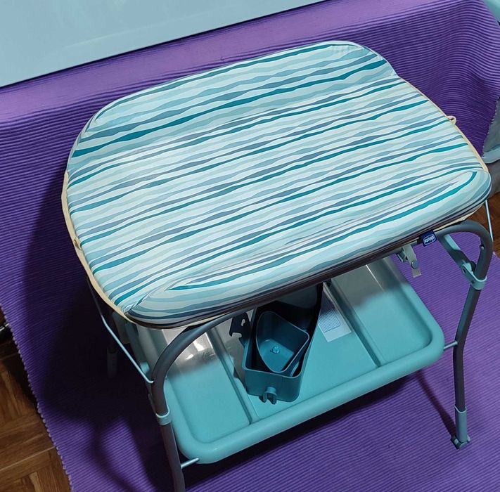 Fraldário com Banheira da Chicco