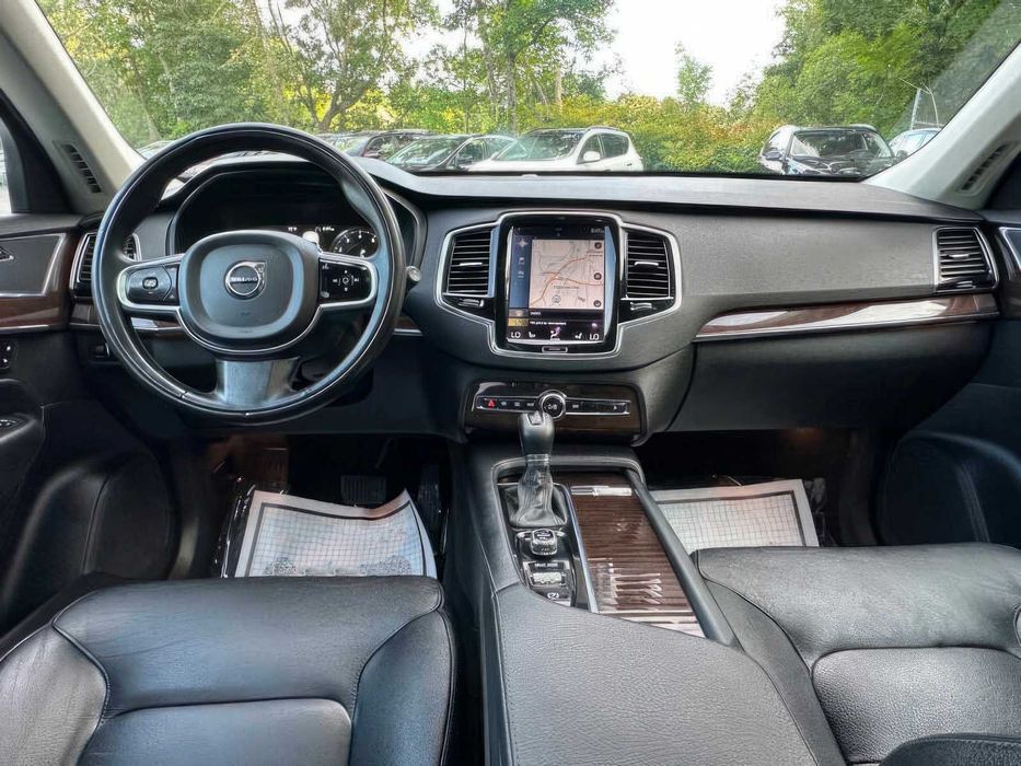 Volvo XC90      2016