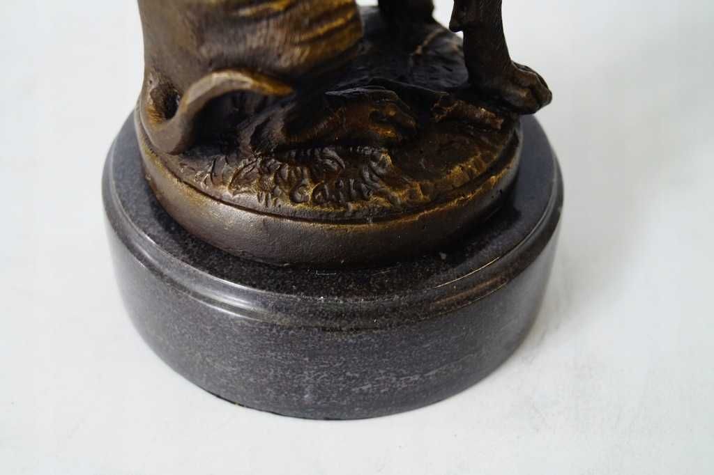 Beagl pies myśliwski rzeźba - figura z brązu