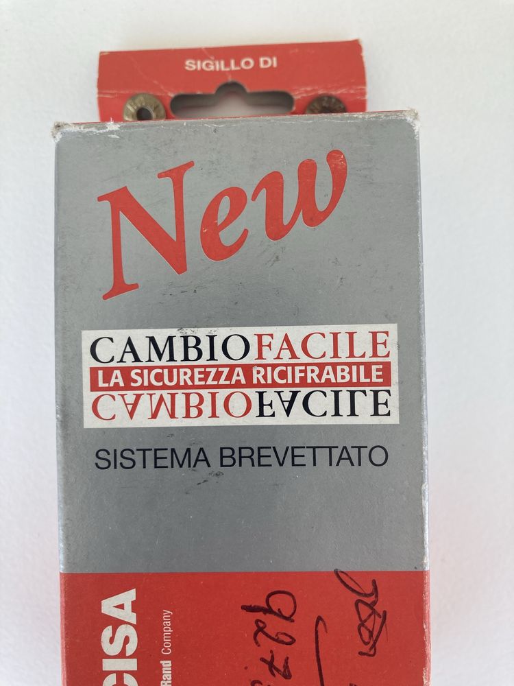 Kit de segurança CISA - Cambio Facile, com 2 chaves e cartao de código