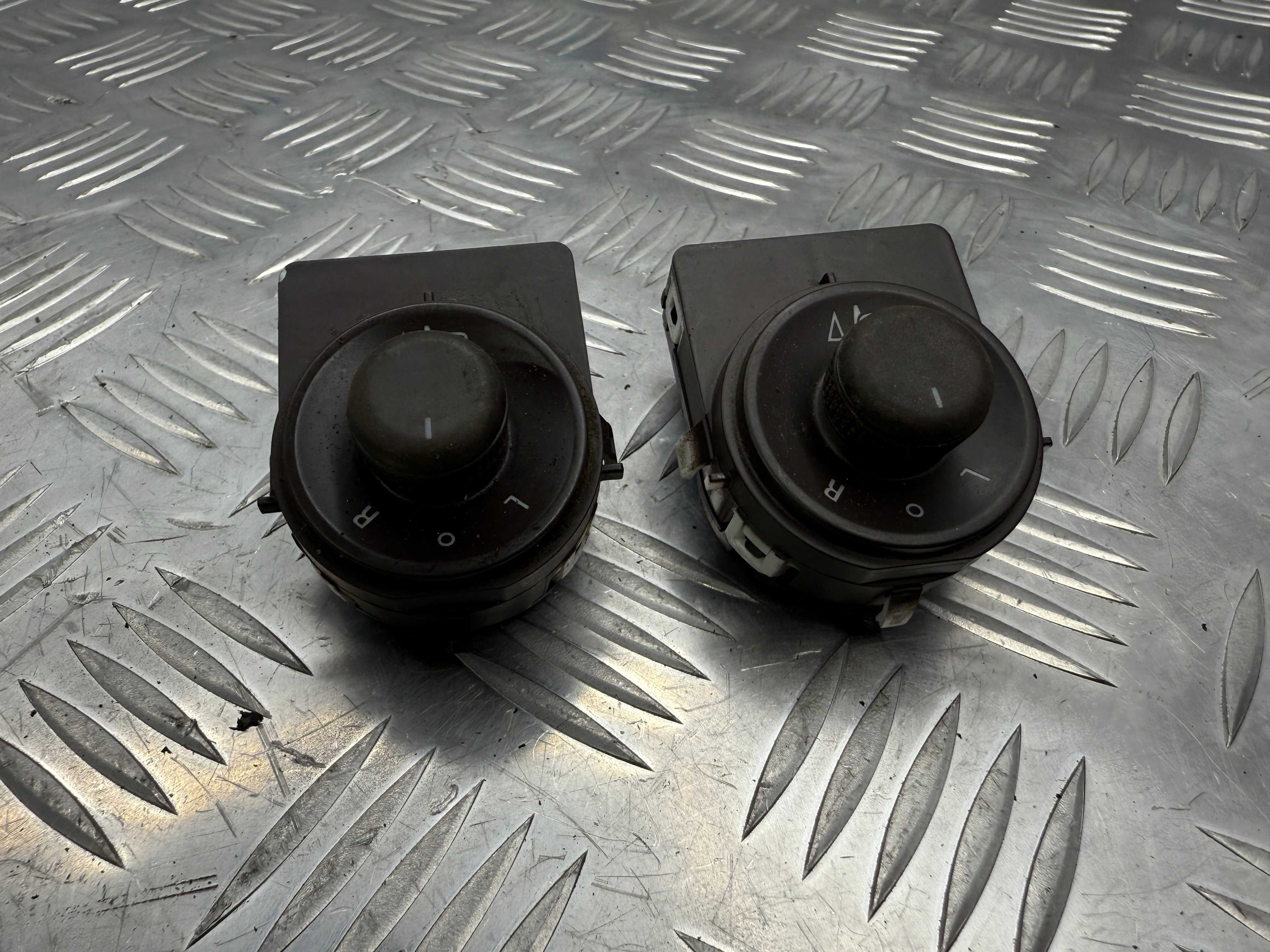 Кнопка Переключатель бокового зеркала Opel Insignia A 13271832