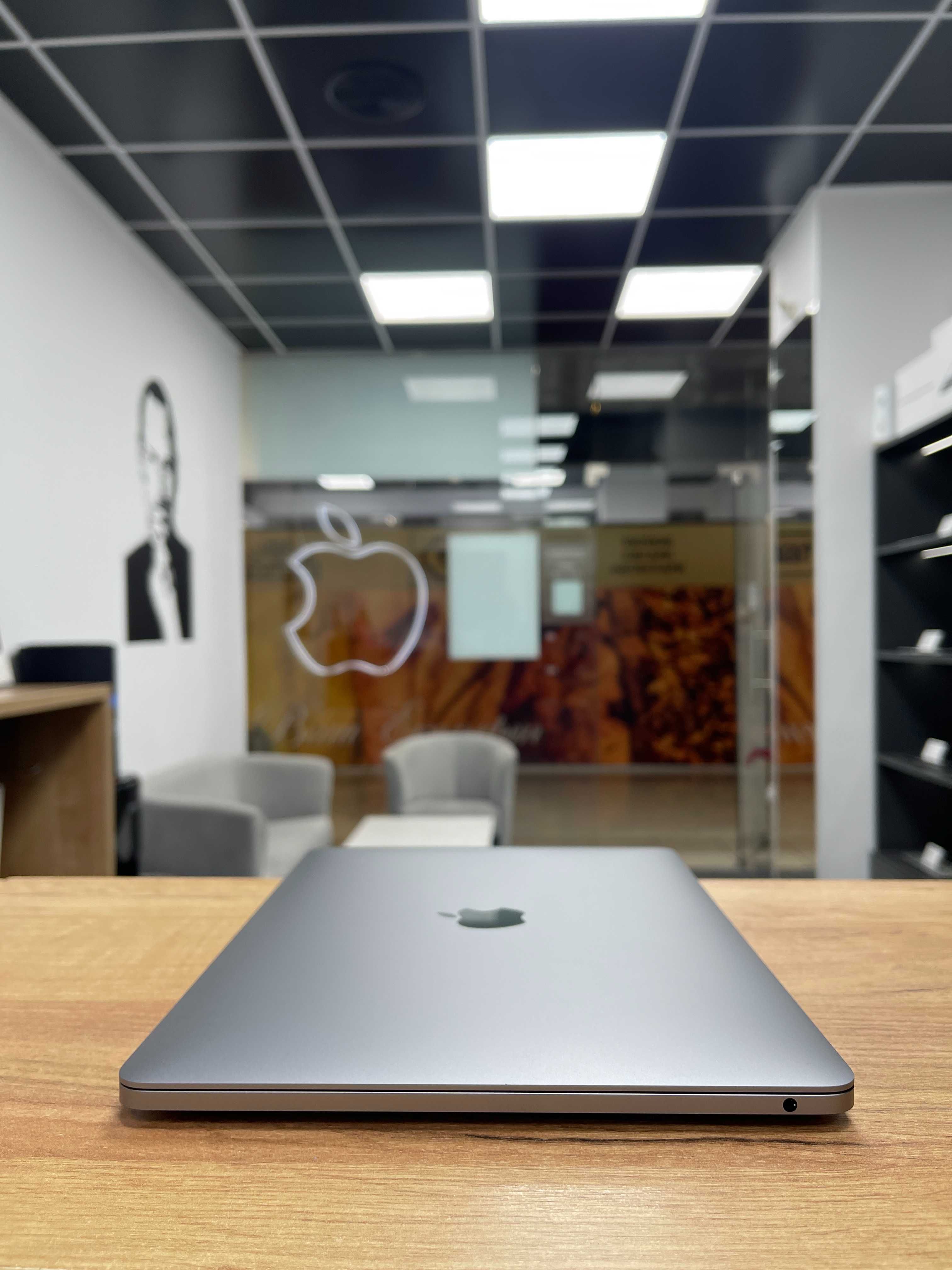 Macbook Pro 2020 (2022 випуск) (M1/8gb/256 ssd)