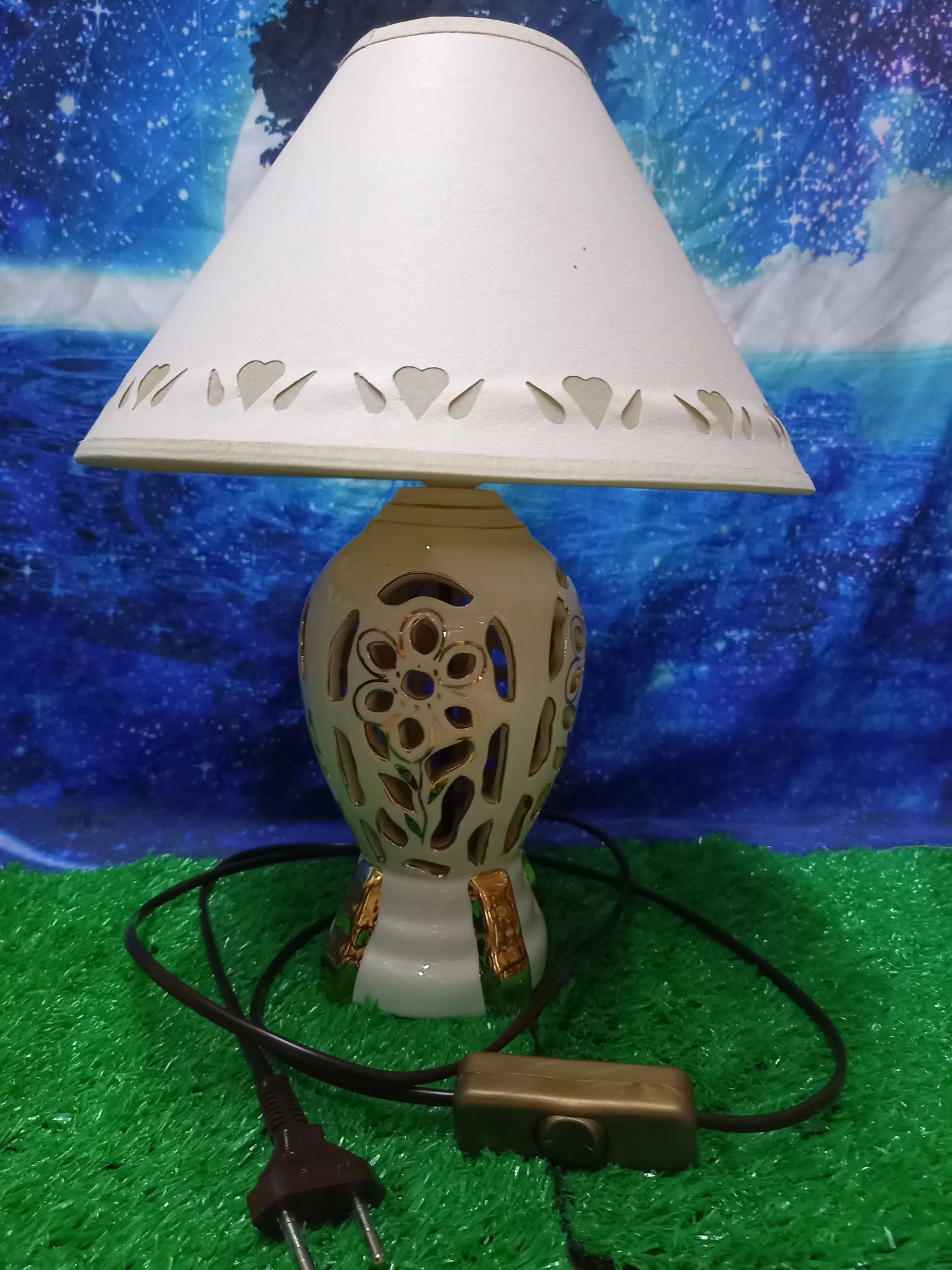 Piękna lamka porcelanowa